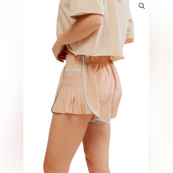 Free People Movement Easy Tiger Athletic Shorts Size SM Rose Gold $48 Retail NWT - Picture 2 of 9
